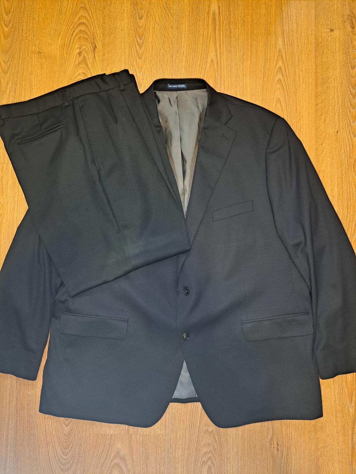 Hart Schaffner Marx 2 Piece Suit Mens 52R 34x29 Black Wool