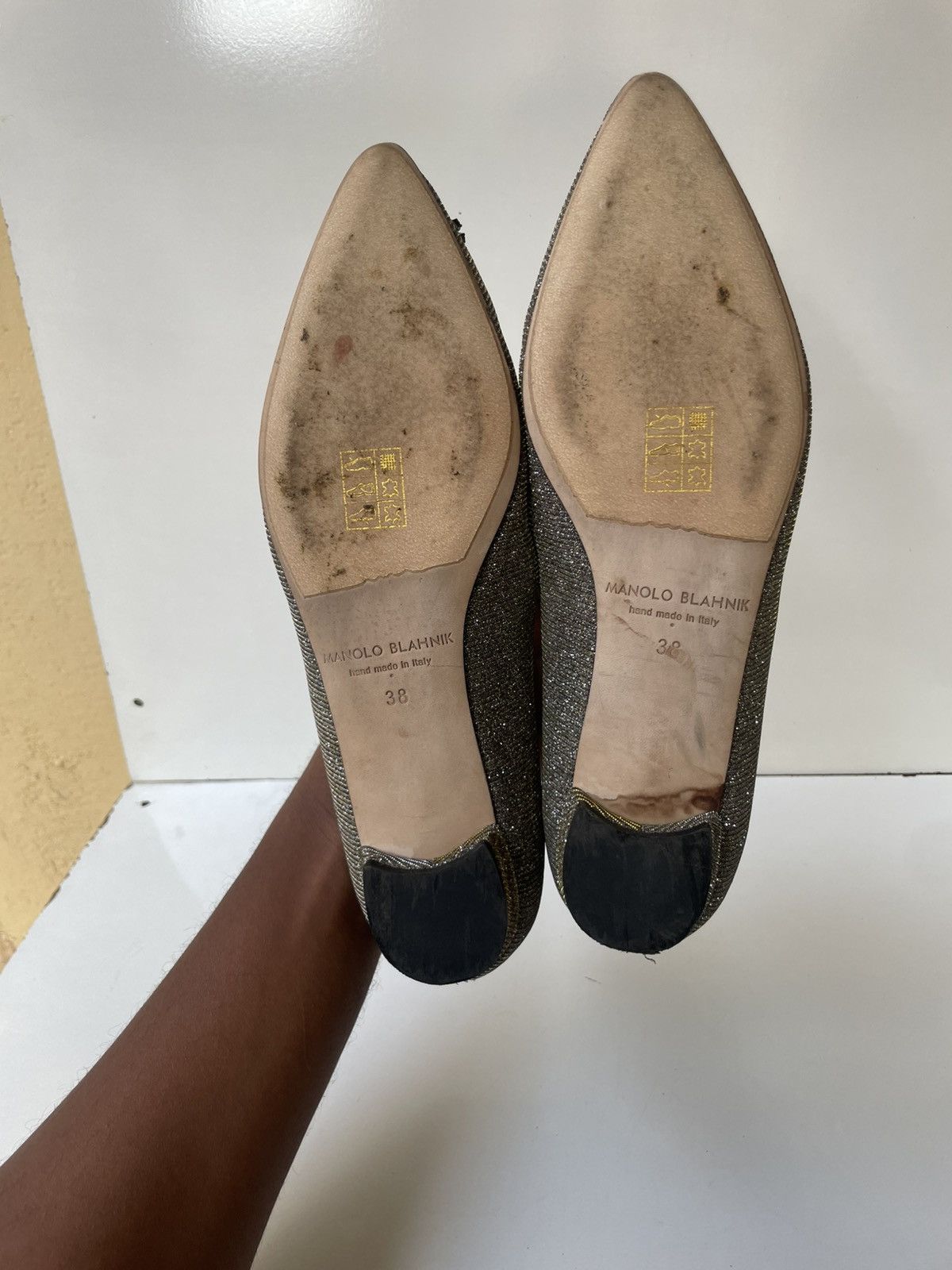 Manolo Blahnik Manolo Blahnik Hangisi Jeweled Glitter Silver Flats EUR 38 Size US 8 / IT 38 - 20 Thumbnail