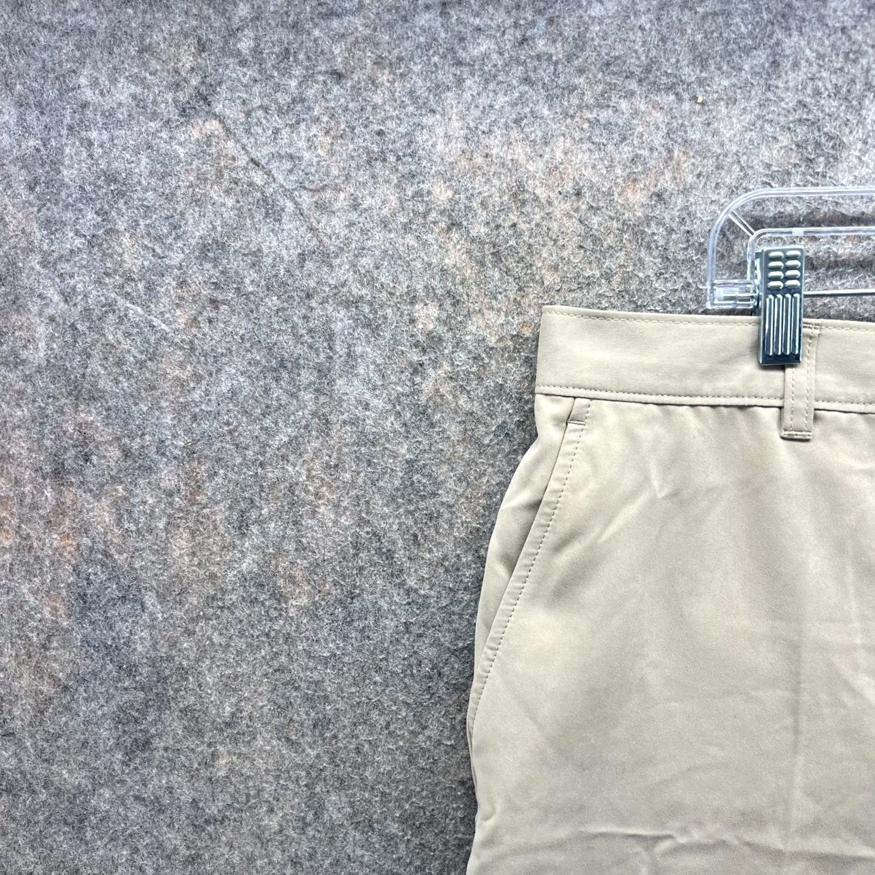 Vintage Greg Norman Shorts Mens 34 Black Pleated Stretch Polyester Blend Chino Casual Workwear Golf 10in Inseam Regular Mens Size US 34 / EU 50 - 6 Thumbnail