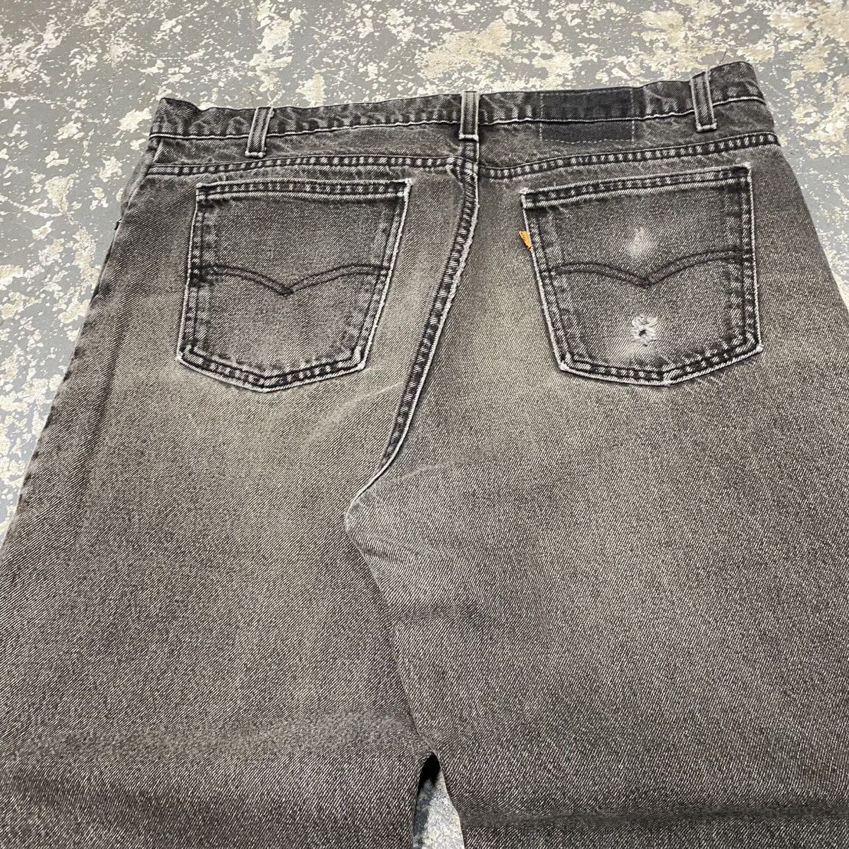 Levi's × Vintage Vintage Levi’s 550 Relaxed Fit Black Faded Denim Jeans 90s Size US 37 - 4 Thumbnail