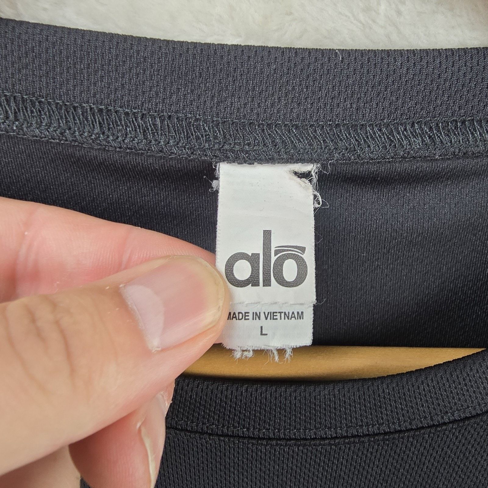 Alo Alo Yoga Long Sleeve Shirt Mens Large Black Gray Gym Active Size US L / EU 52-54 / 3 - 4 Thumbnail
