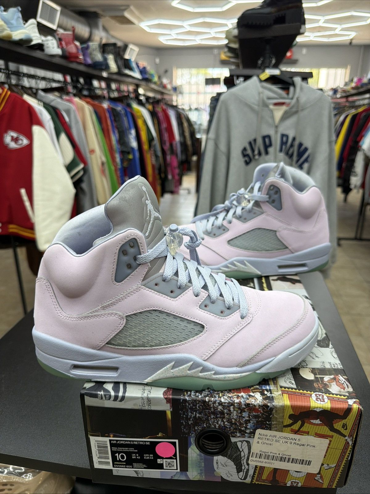 Jordan Brand Air Jordan 5 Retro Se Ester Pink DV0562-600 Men’s Size 10 Size US 10 / EU 43 - 1 Thumbnail