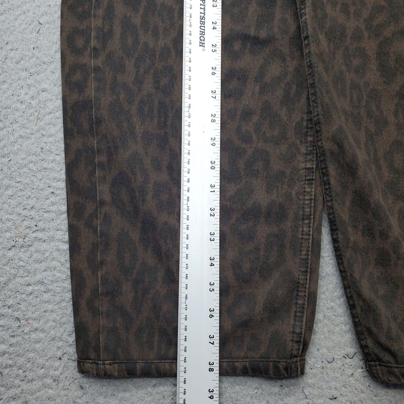 Urban Outfitters BDG Urban Outfitters Womens Baggy Jeans 24W Multicolor Leopard Print Wide Leg Jeans Size 24W Womens Size 42" / US 20 - 3 Thumbnail