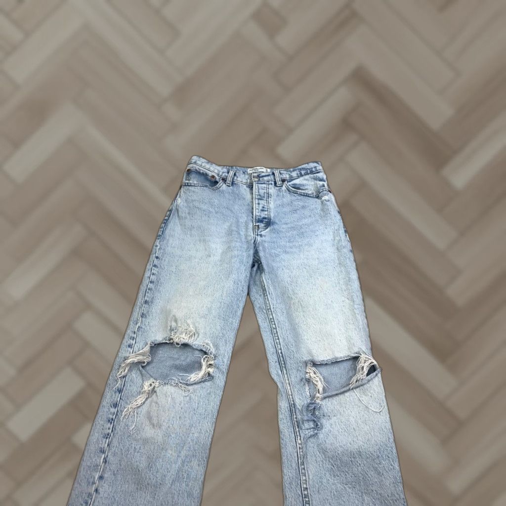 Abercrombie & Fitch Abercrombie & Fitch Jeans Womens 26 High Rise Button Fly 5-Pocket Denim Blue Distressed Straight Vintage: No 12096 Size 26" / US 2 / IT 38 - 1 Thumbnail
