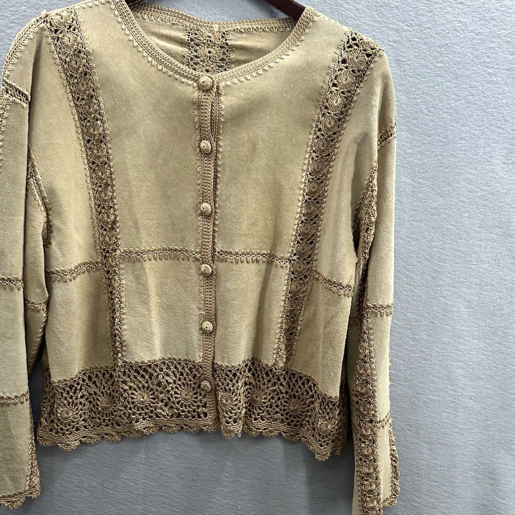 Vintage VINTAGE Suede & Crochet Tan Jacket Hippy Boho Grunge Quiet 70s y2k Women’s L Jacket Tan Boho Hippie 70s Womens L Size L / US 10 / IT 46 - 4 Thumbnail