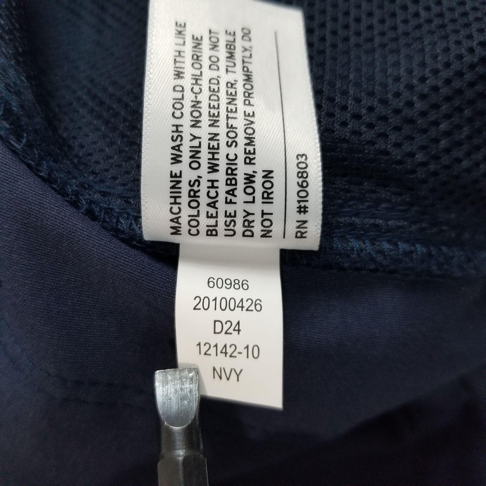 Duluth Trading Company Duluth Trading Capri Pants Womens 6 Navy Dry on the Fly NEW Size 28" / US 6 / IT 42 - 7 Thumbnail