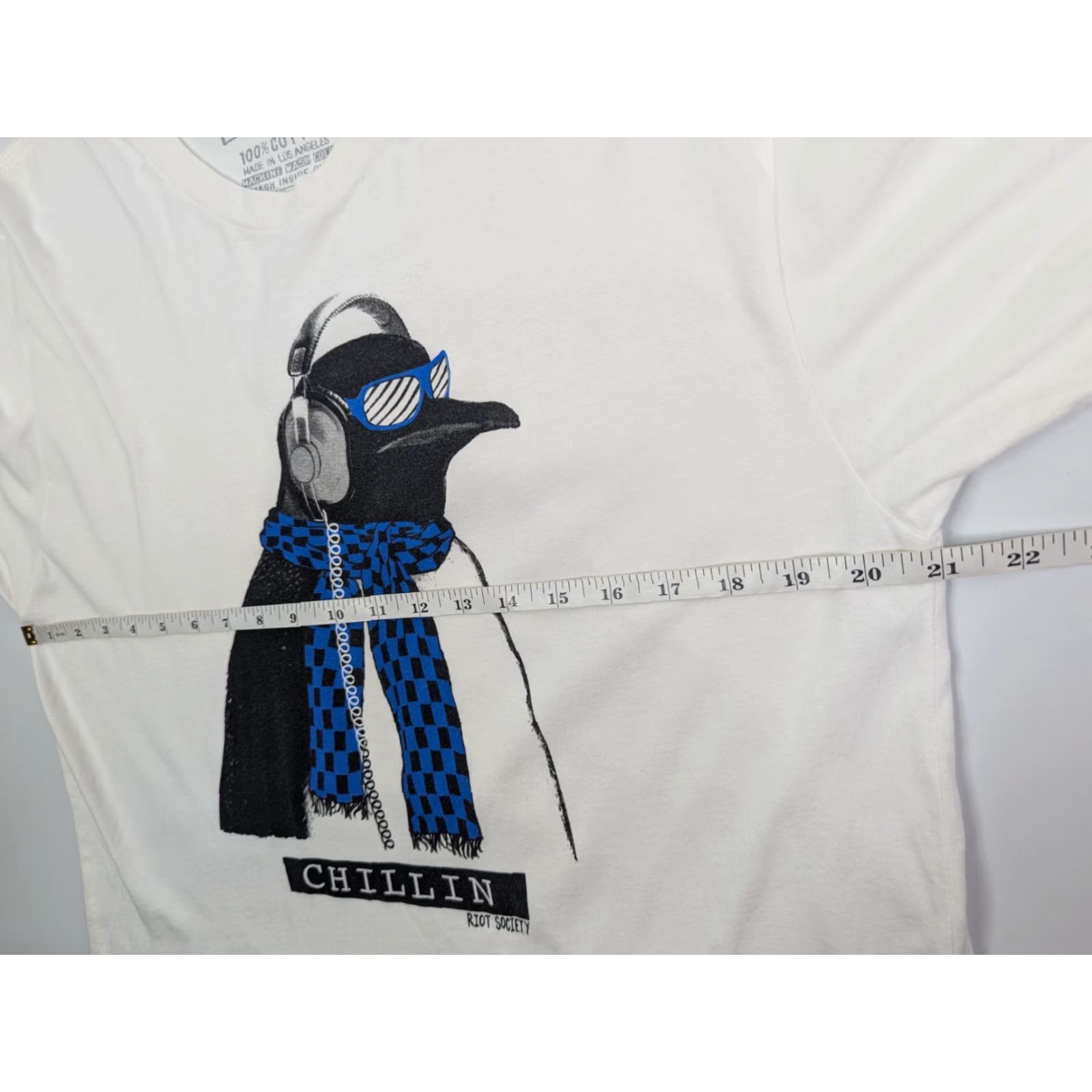 Vintage Riot Society T-Shirt Men's California Penguin Chillin Graphic Tee White L Size US L / EU 52-54 / 3 - 4 Thumbnail