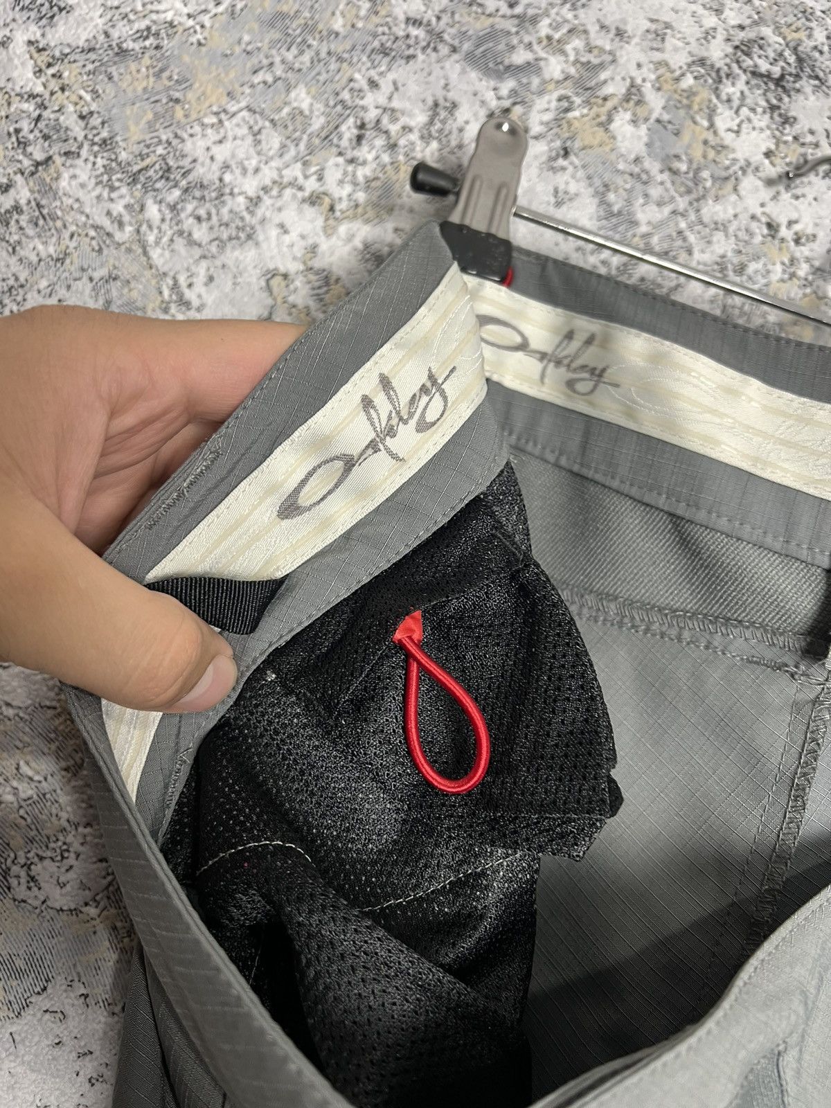 Vintage Rare Vintage 2000s Oakley Gray Shorts MTB Pockets Size L Y2K Size US 36 / EU 52 - 5 Thumbnail