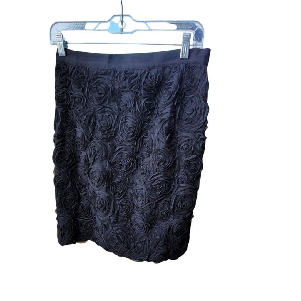 Banana Republic NWT Banana Republic Black Rosette Mini Pencil Skirt Size 26" / US 2 / IT 38 - 3 Thumbnail