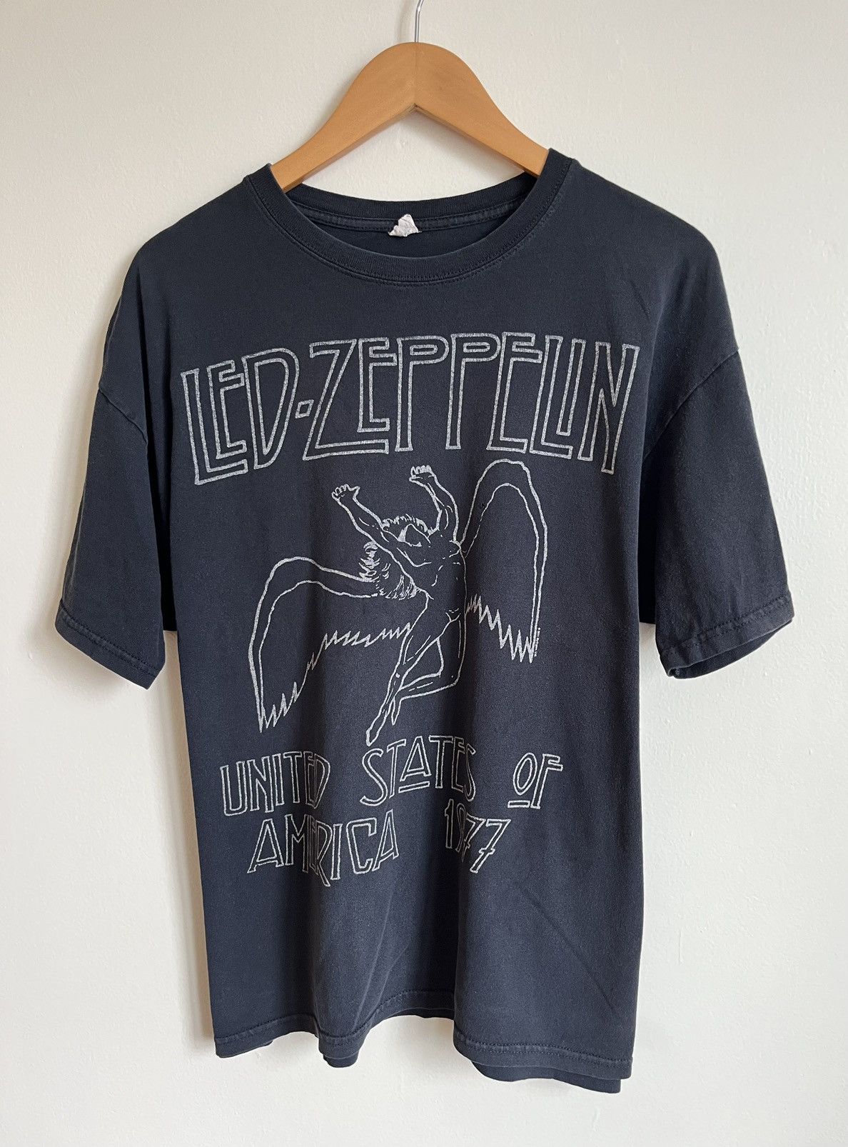 Band Tees Led Zeppelin United States Of America 1977 Faded T-Shirt Size US XL / EU 56 / 4 - 2 Thumbnail