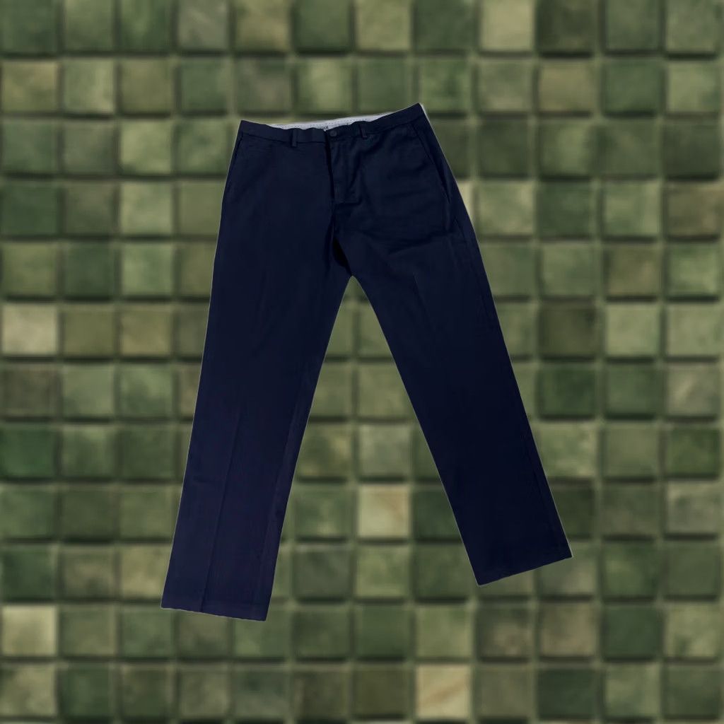 Haggar Haggar No Iron Premium Khaki Straight Fit Navy Pants Mens 36x32 EUC Size US 36 / EU 52 - 1 Thumbnail