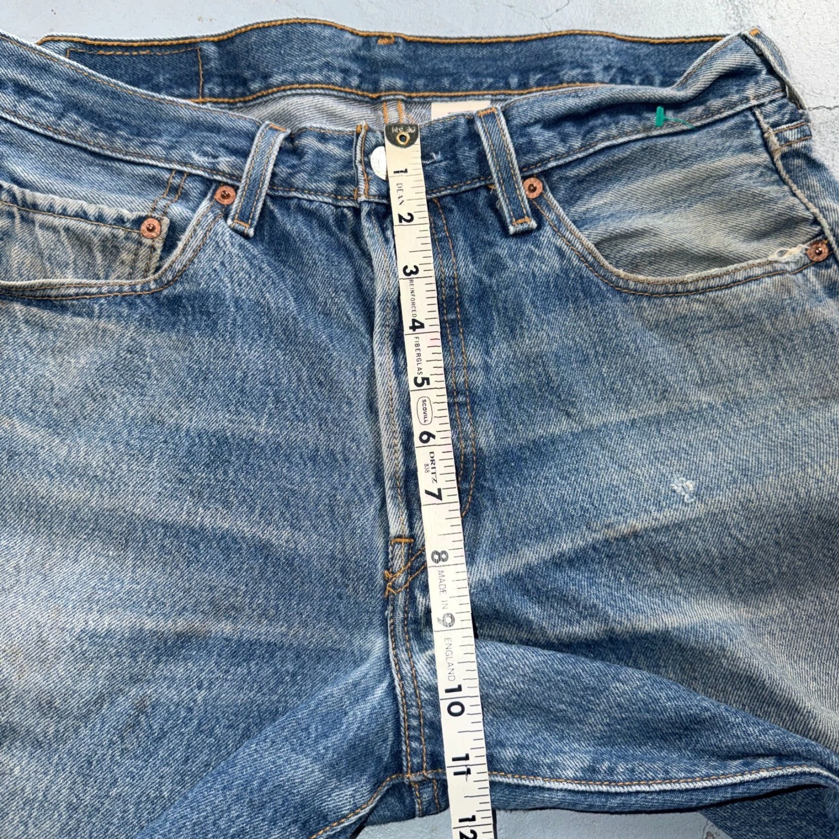 Levi's VINTAGE Levi's 501 Jeans Straight Blue Light Wash 34x32 90s 501 Series Mens Jeans Size US 34 / EU 50 - 7 Thumbnail