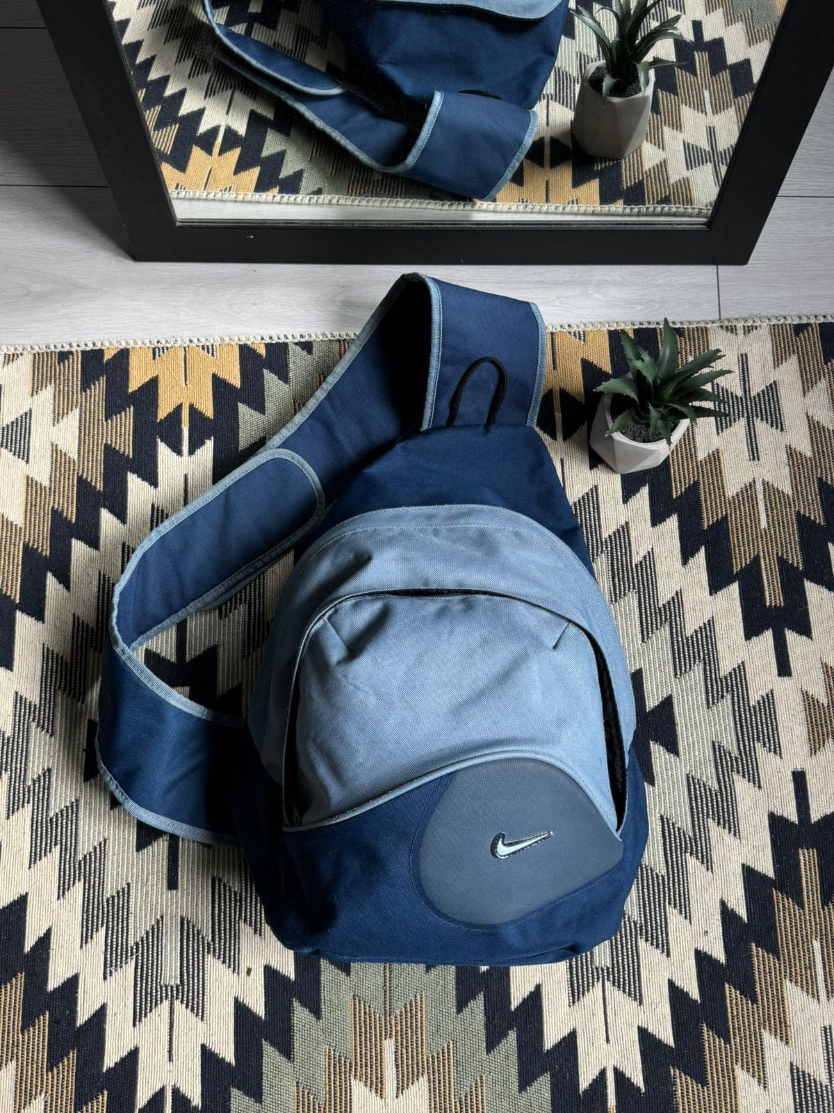 NIKE 90s ショルダーバッグ スウッシュ クロスボディ スリング Y2K 美品 Y2K NIKE ナイキ ワンショルダーバッグ スリングバッグ OLD