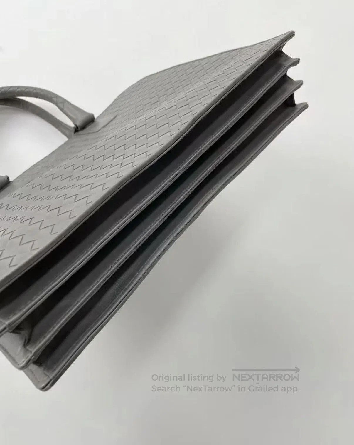 Bottega Veneta Gray Woven Pattern Structured Handbag. Size ONE SIZE - 4 Thumbnail