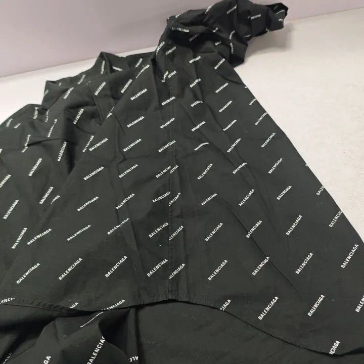 Balenciaga Balenciaga Balenciaga Logo Short Sleeve Shirt for Men -250 Size US M / EU 48-50 / 2 - 7 Thumbnail