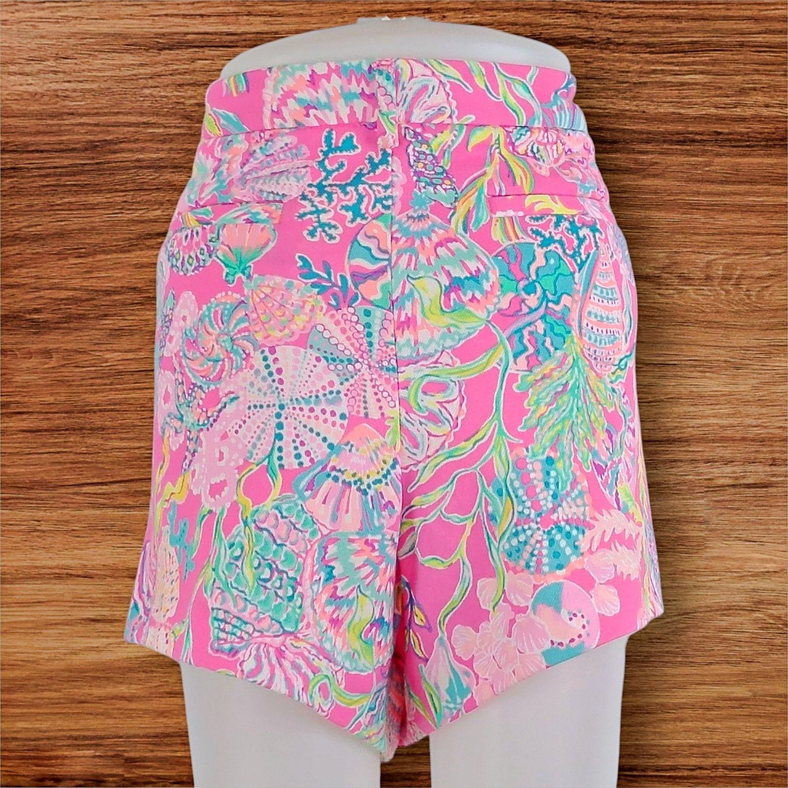Lilly Pulitzer Lilly Pulitzer Shell Me Something Good Callahan 4" Shorts Size 38" / US 16 / IT 52 - 3 Thumbnail
