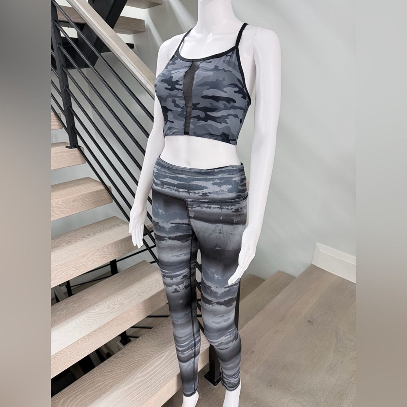 Other Camouflage Gym Activewear Yoga Pilates Workout Outfit size S Size 26" / US 2 / IT 38 - 2 Thumbnail
