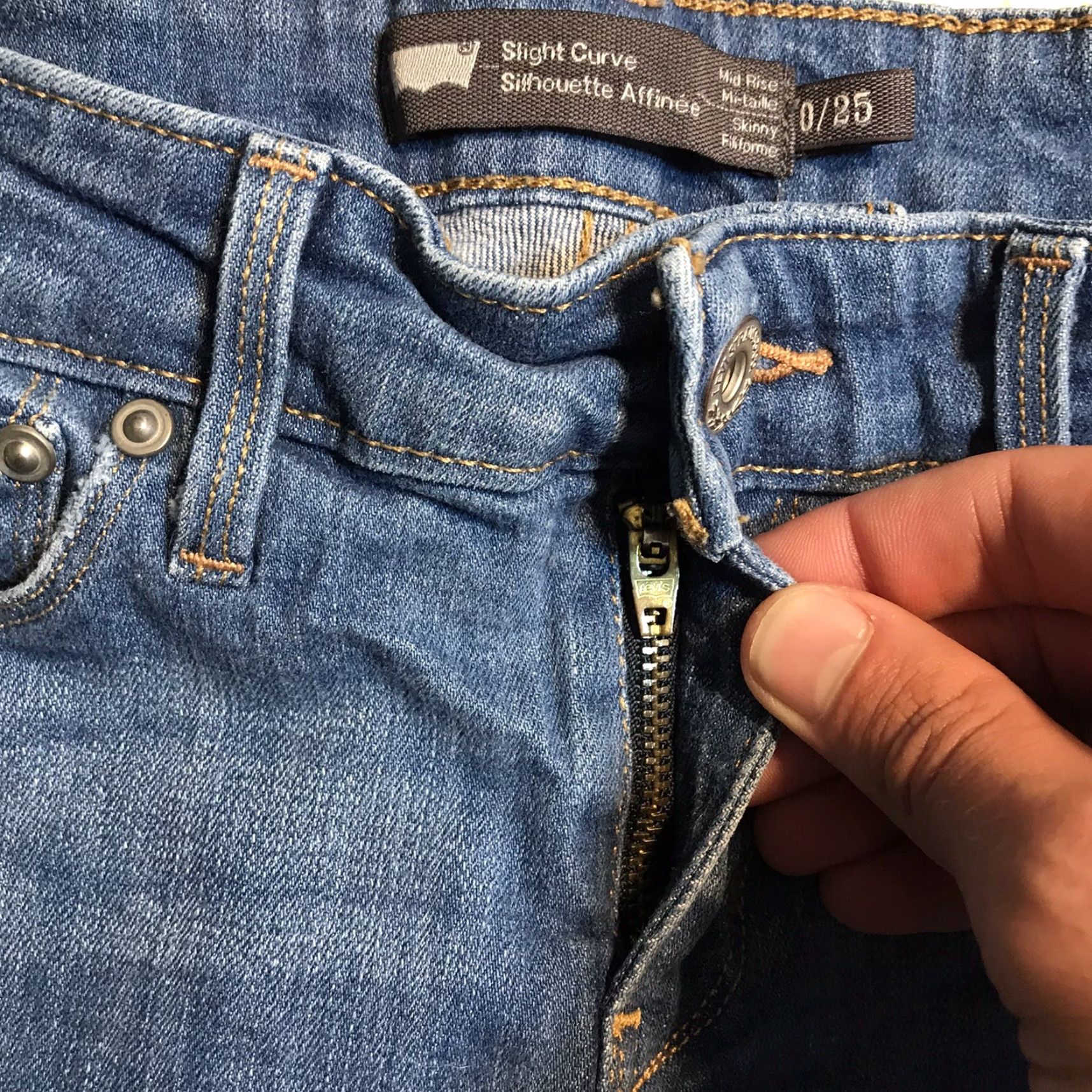 Levi's Levis Slight Curve Cut Offs Womens Tag 0 Denim Blue Size 25" / US 0 / IT 36 - 3 Thumbnail