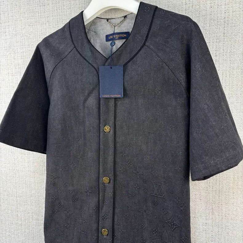 Louis Vuitton Louis Vuitton SS 22 Solid Dark Print Single Breasted Denim Size US XL / EU 56 / 4 - 2 Thumbnail