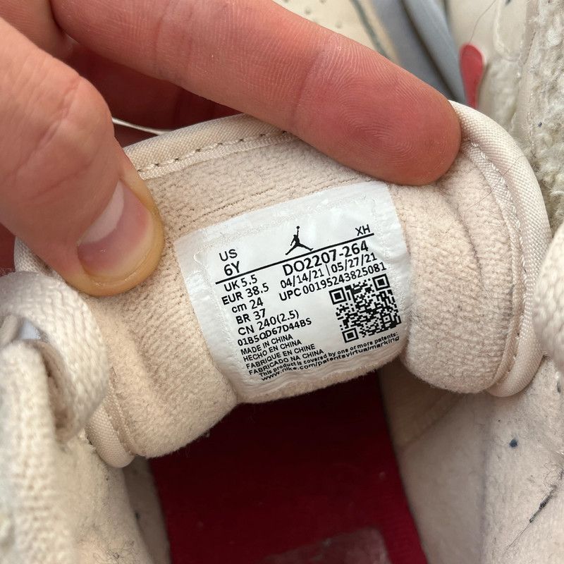 Jordan Brand Hi-top sneakers Air Jordan 1 Mid Fleece Pearl White GS Shoes Size US 8 / IT 38 - 9 Thumbnail