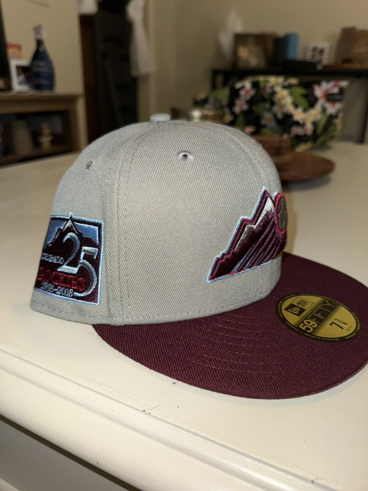 New Era 7 3/8 New Era Colorado Rockies grey/maroon fitted Size ONE SIZE - 2 Thumbnail