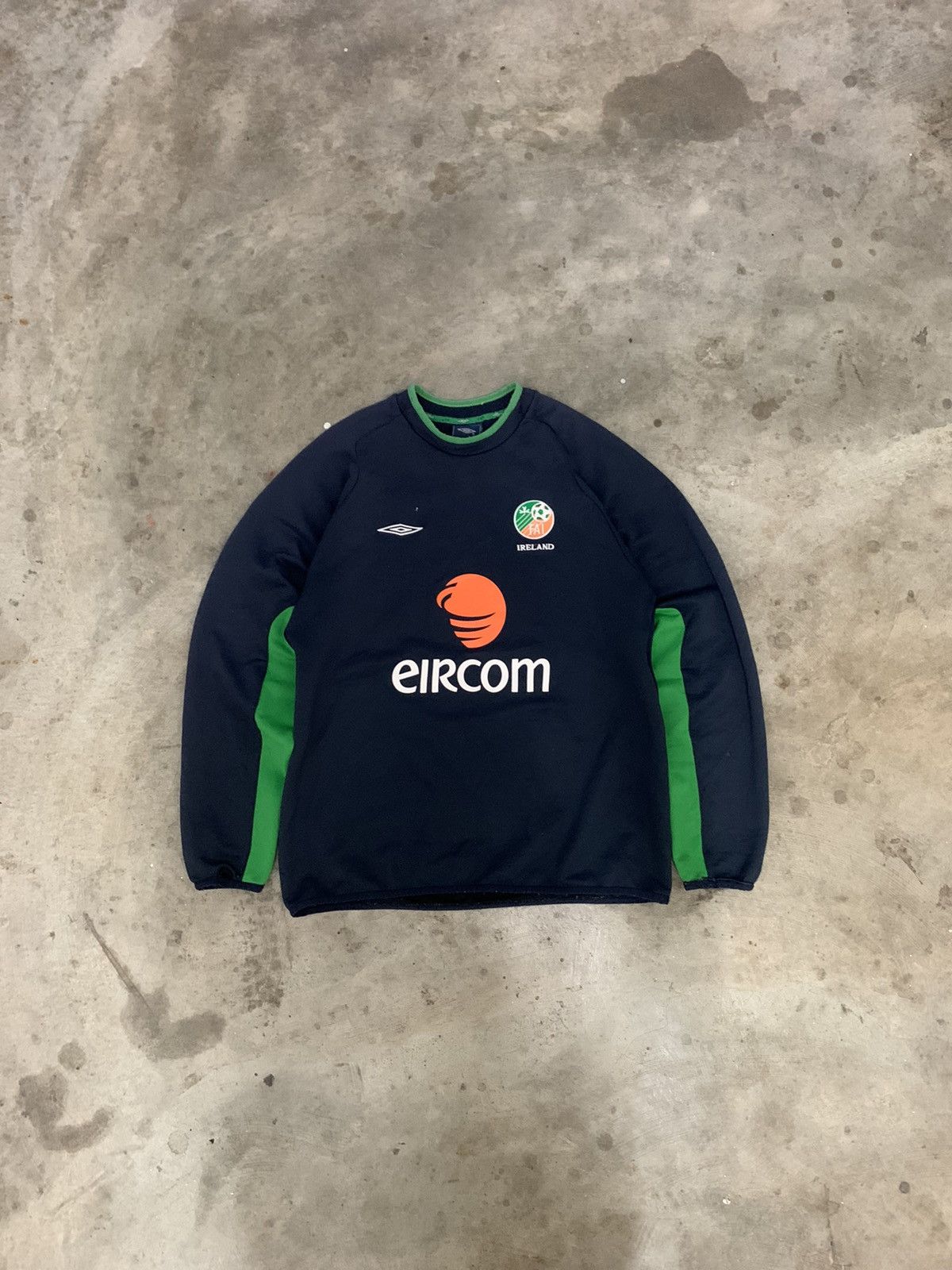 Umbro Vintage 2000/2001 Sweatshirt/Jumper Ireland Football Team Size US L / EU 52-54 / 3 - 1 Thumbnail