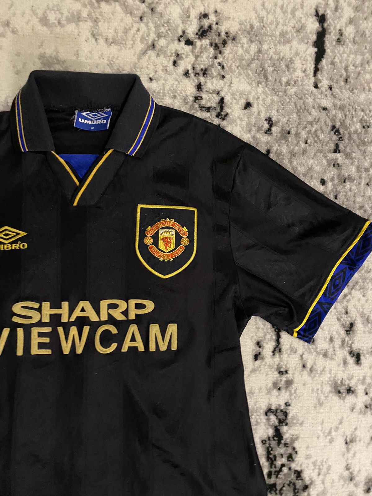 Umbro × Vintage 1993-95 Vintage Umbro Manchester United Retro Soccer Jersey Size US M / EU 48-50 / 2 - 6 Thumbnail