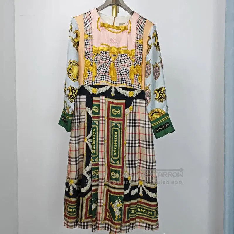 Burberry Burberry XS Silk Summer Dress in Light Pink. Size XS / US 0-2 / IT 36-38 - 1 Thumbnail