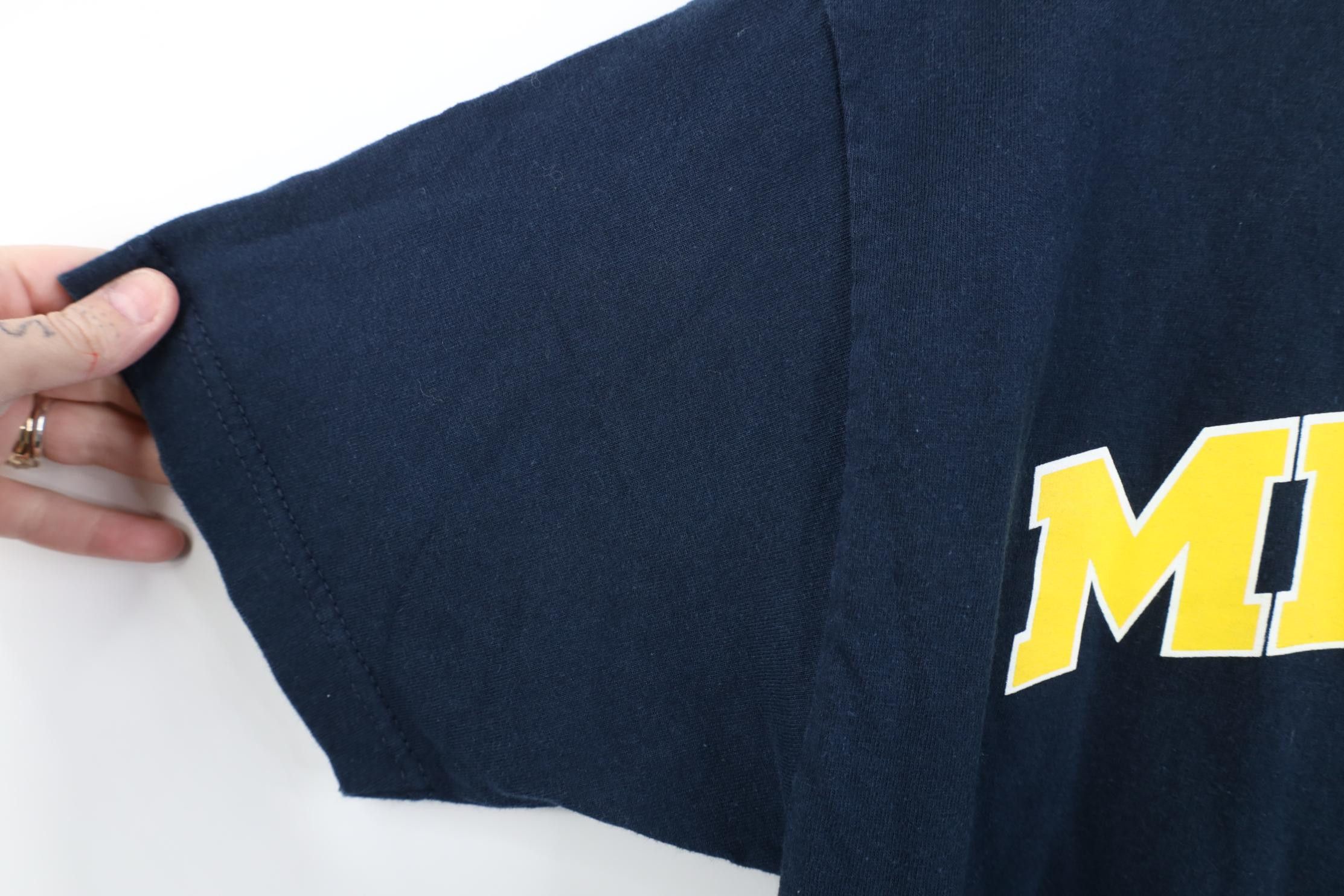 Vintage Vintage 90s Y2K University of Michigan Short Sleeve T-Shirt Size US L / EU 52-54 / 3 - 7 Thumbnail