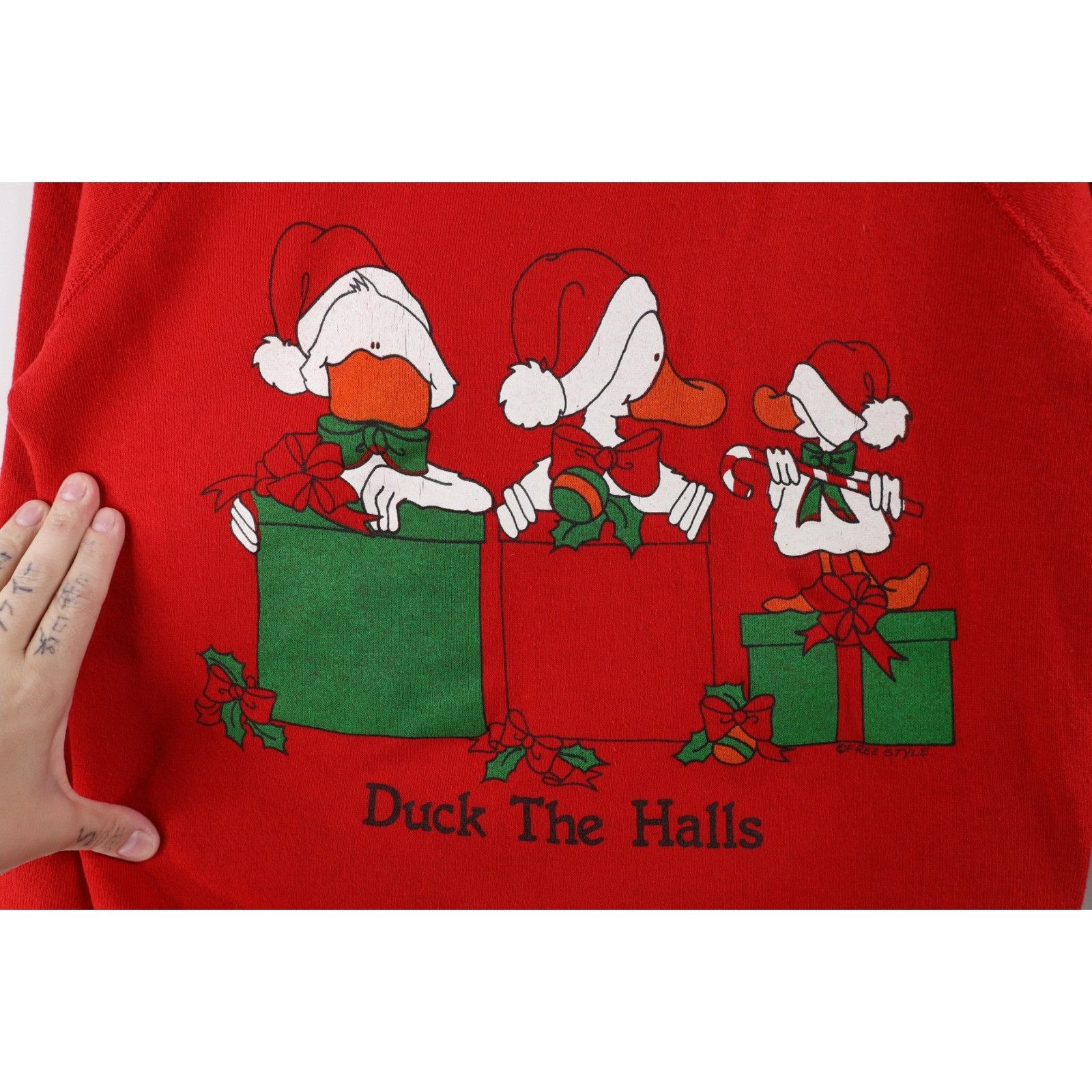 Vintage Vintage 80s Faded Christmas Duck the Halls Sweatshirt Size M / US 6-8 / IT 42-44 - 4 Thumbnail
