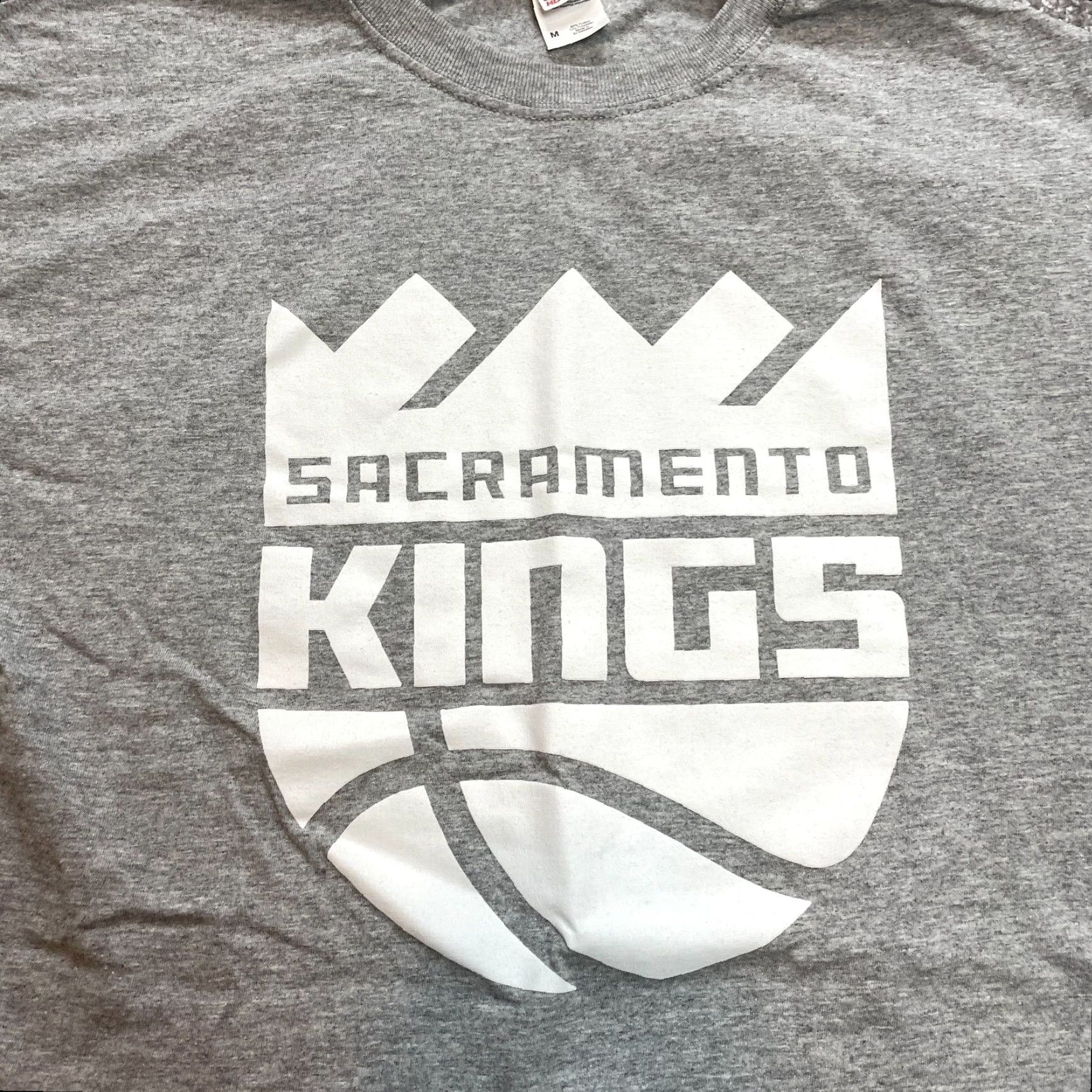 Fruit Of The Loom Fruit of the Loom Shirt Adult Medium Gray Sacramento Kings Logo NWOT Size US M / EU 48-50 / 2 - 2 Thumbnail