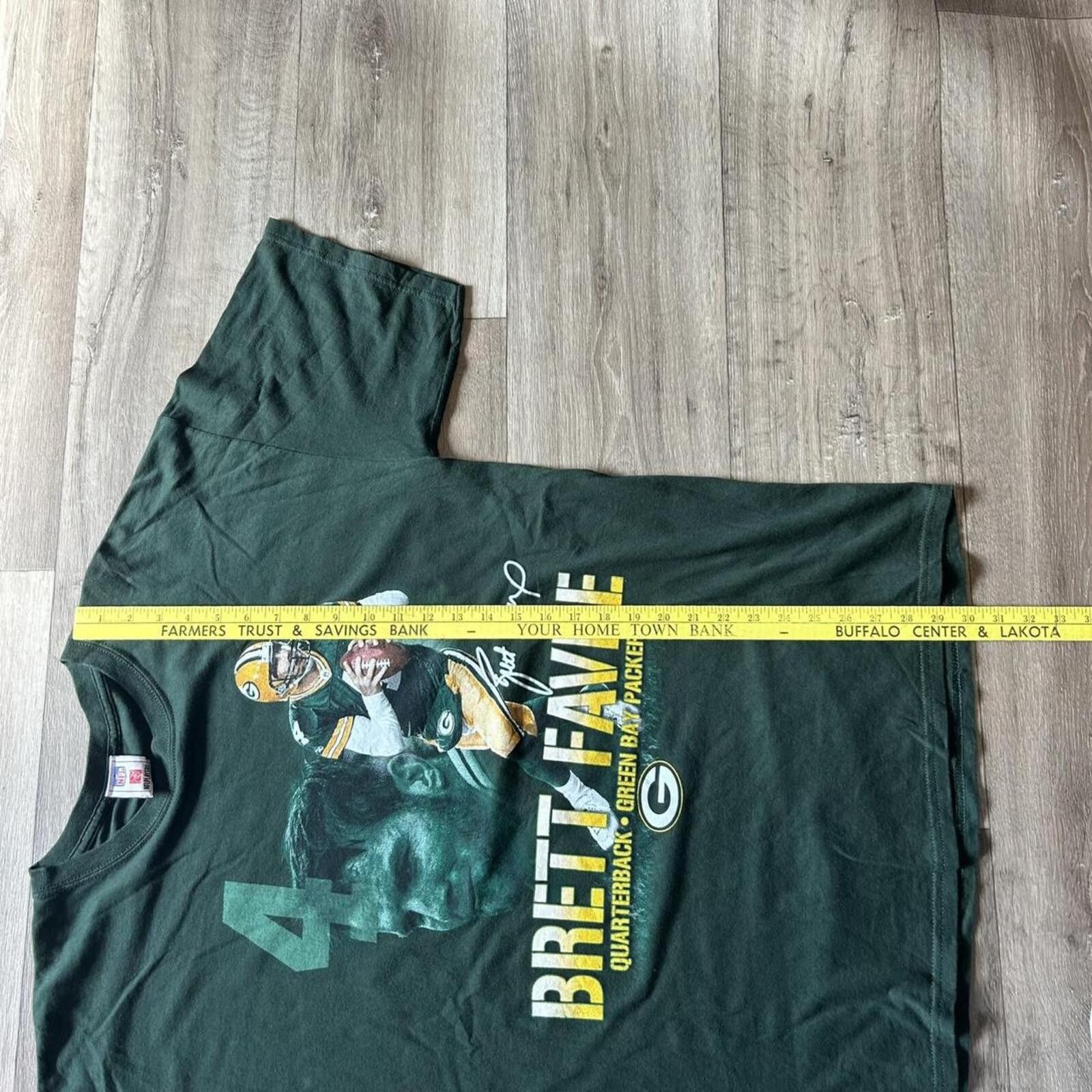 NFL Vintage 90’s Brett Favre Packers NFL green t-shirt size L Size US L / EU 52-54 / 3 - 6 Thumbnail