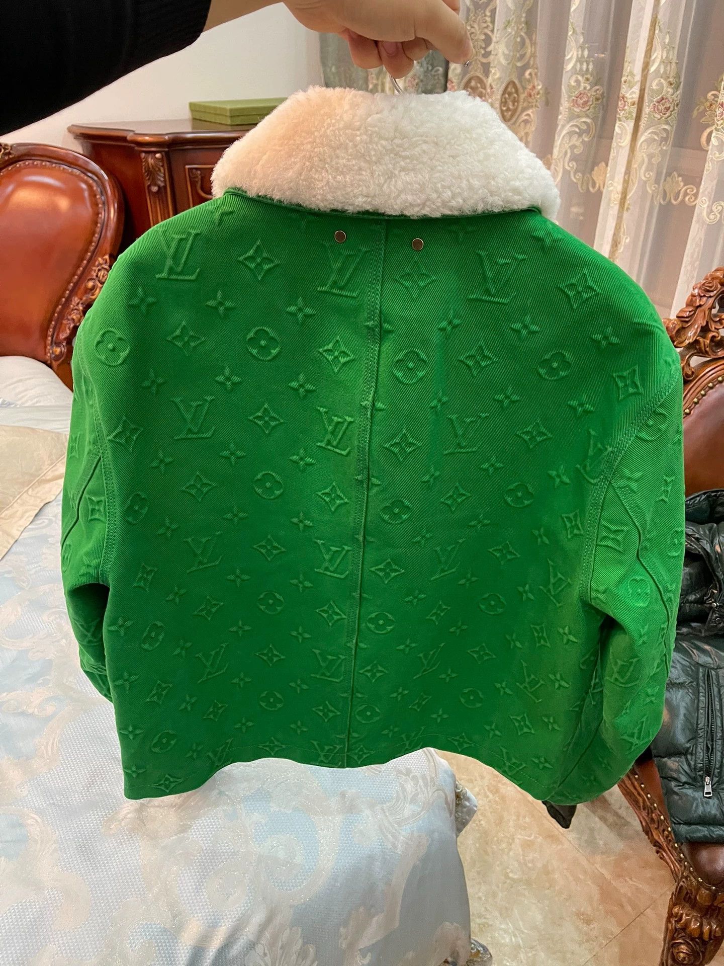 Louis Vuitton LV Green 3D Embossed Full Logo Jacket Size 48 New Fur Collar Size US M / EU 48-50 / 2 - 8 Thumbnail