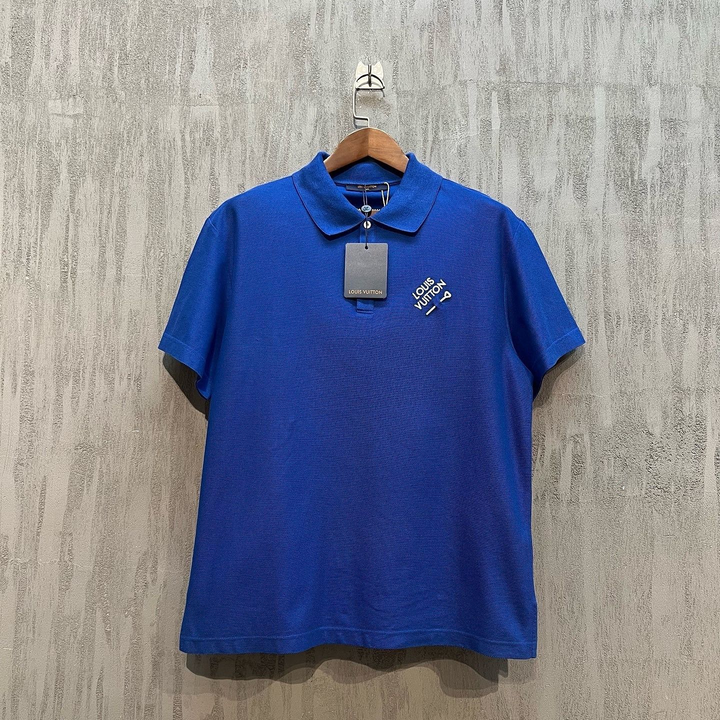 Louis Vuitton Louis Vuitton Embroidered Logo Polo Blue Size L Size US L / EU 52-54 / 3 - 1 Thumbnail