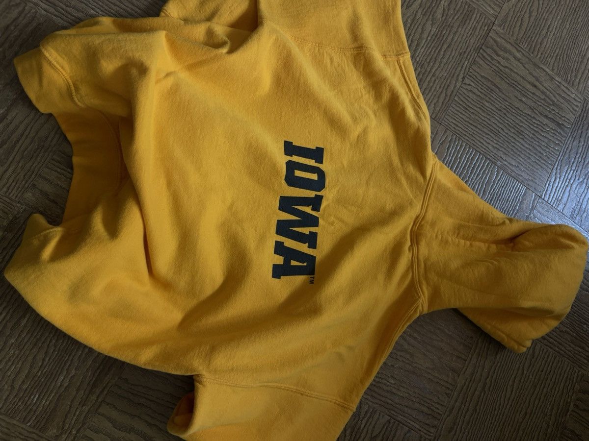 Vintage University of Iowa Hawkeyes Hoodie Size US L / EU 52-54 / 3 - 4 Thumbnail