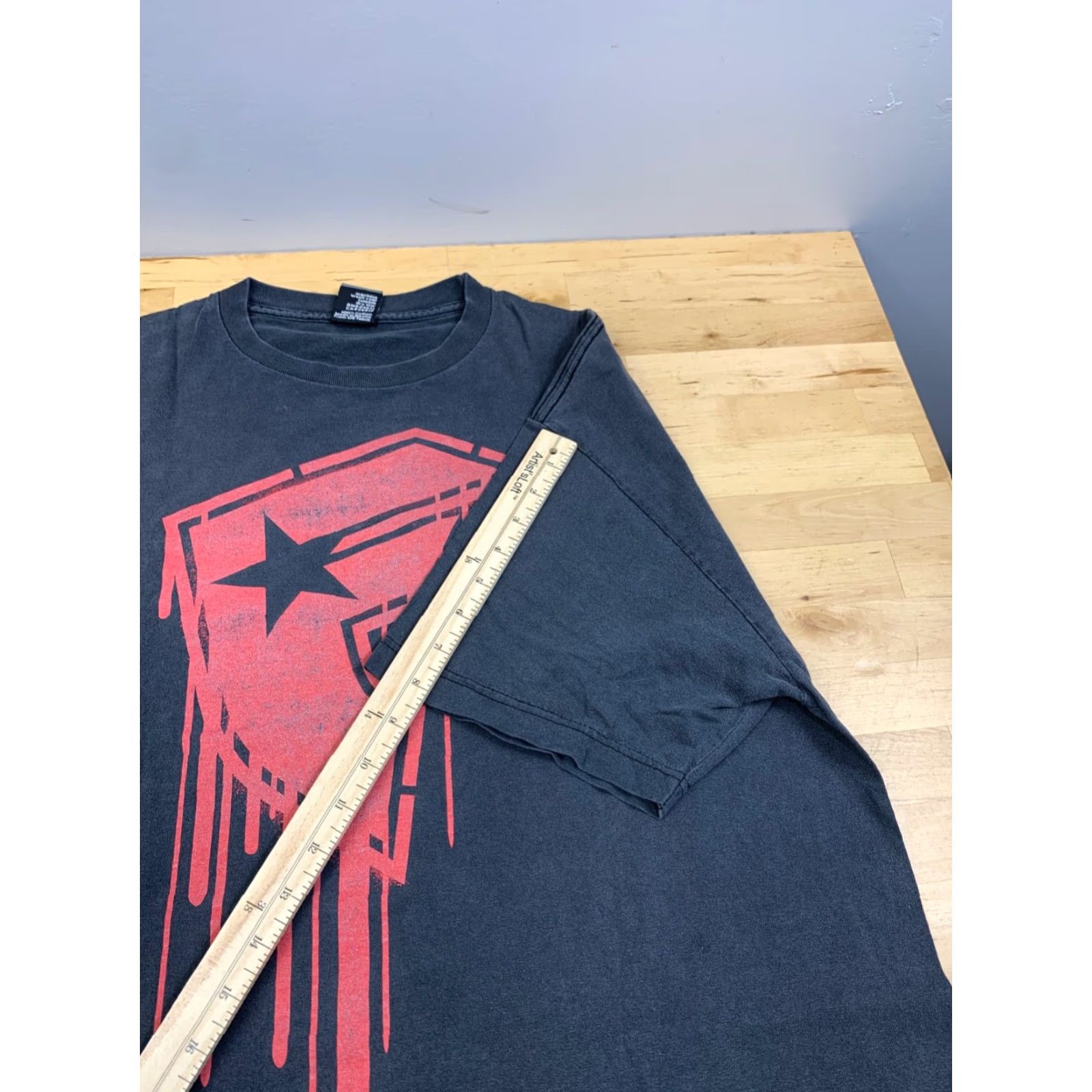 Logo 7 VINTAGE Famous Stars & Straps Shirt XL Black Graphic Print Short Sleeve Crew Neck Men Goth Grunge Skate Y2K 11451 Size US XL / EU 56 / 4 - 7 Thumbnail