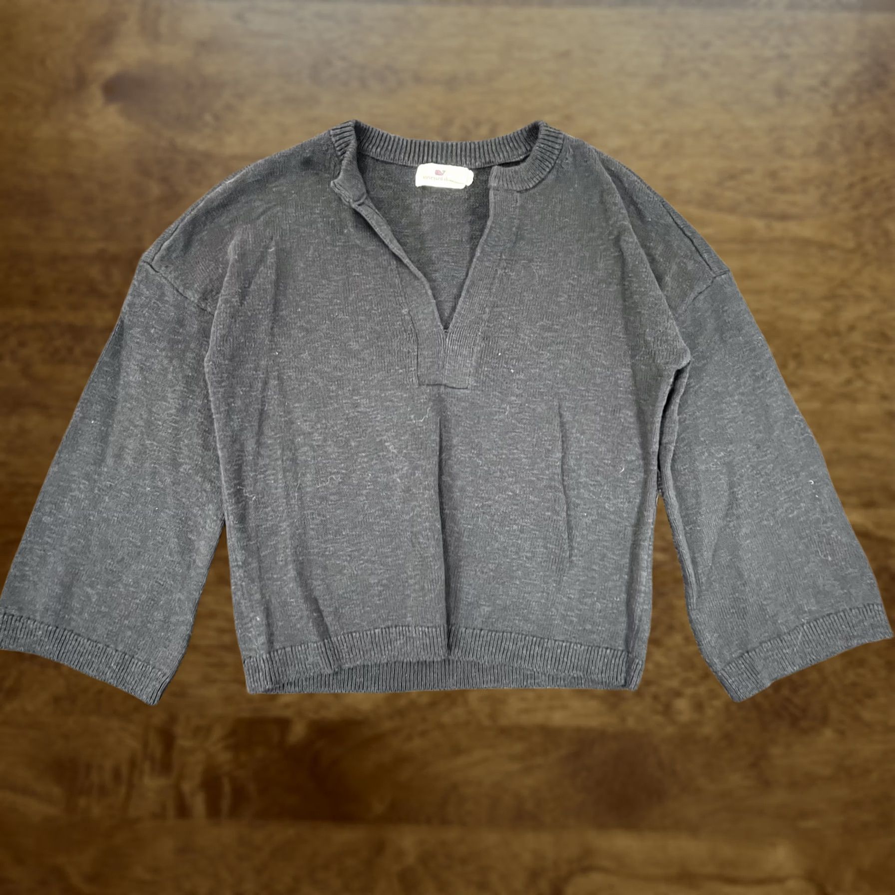 Vineyard Vines Vineyard Vines Sweater Womens XXS Gray Pullover 3/4 Sleeve V-Neck Logo Casual SYNOPSIS: Split Neck Size XXS / US 00 / IT 34 - 1 Thumbnail