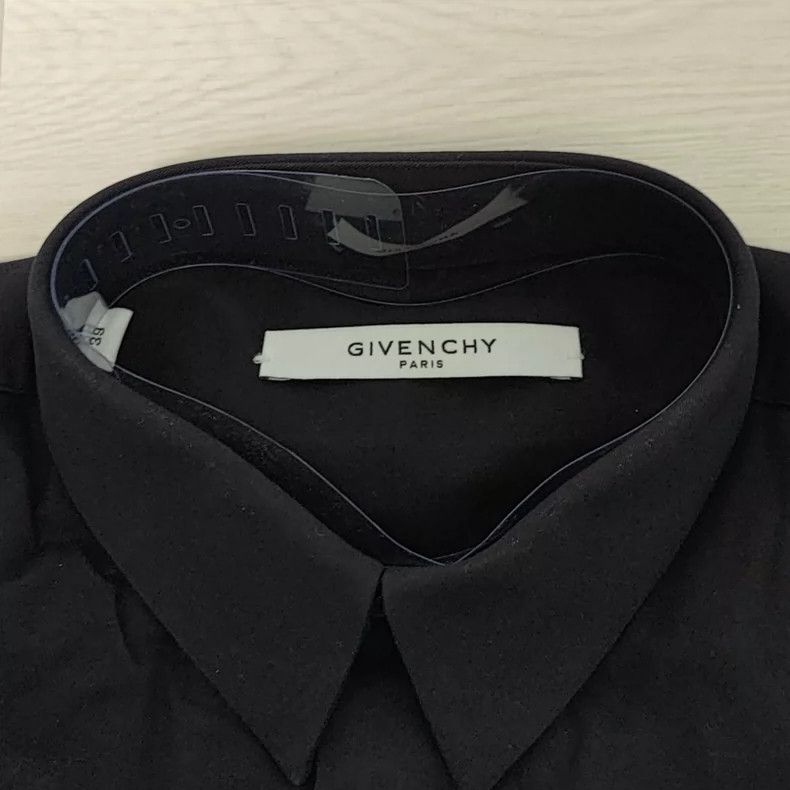 Givenchy Givenchy Size39 Black Short Sleeve Size US M / EU 48-50 / 2 - 6 Thumbnail