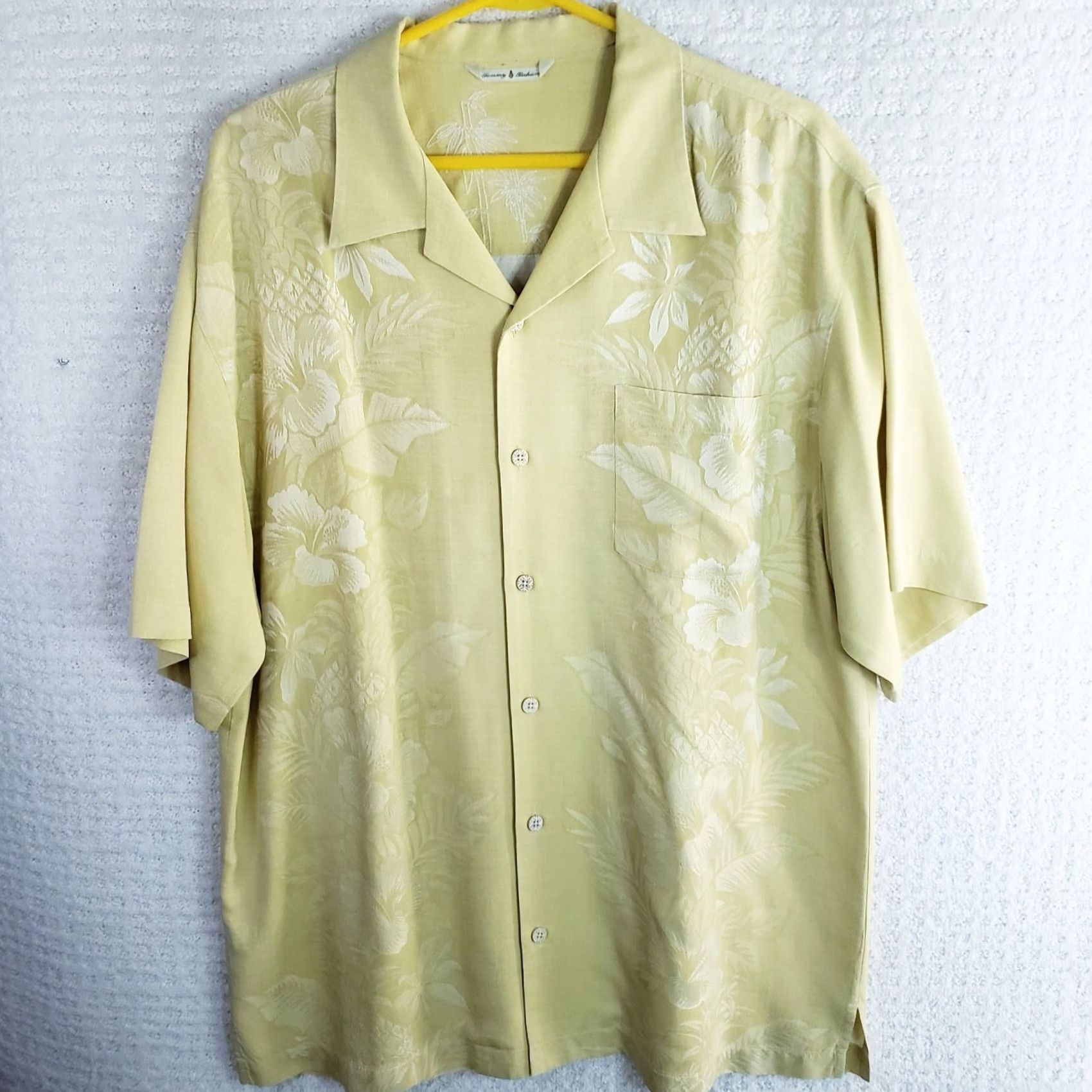 Tommy Bahama Tommy Bahama 100% Silk Men Shirt Yellow Floral Hawaiian Button Front Short Sleeve L Textured Pocketed Zip? Size US L / EU 52-54 / 3 - 2 Thumbnail