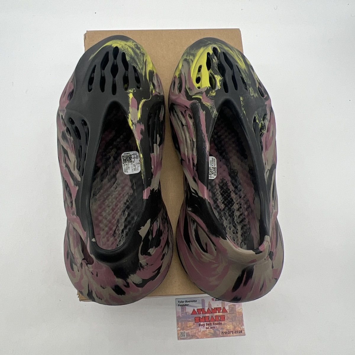 Adidas Yeezy foam runner Mx carbon Size US 8 / EU 41 - 7 Thumbnail