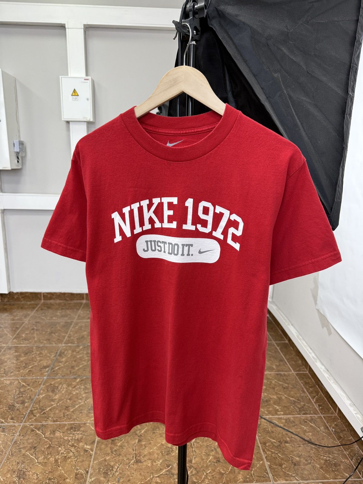 Nike 🇺🇸 Vintage Y2K Nike 1972 Just Do It T-Shirt Rare Retro Size US M / EU 48-50 / 2 - 1 Thumbnail