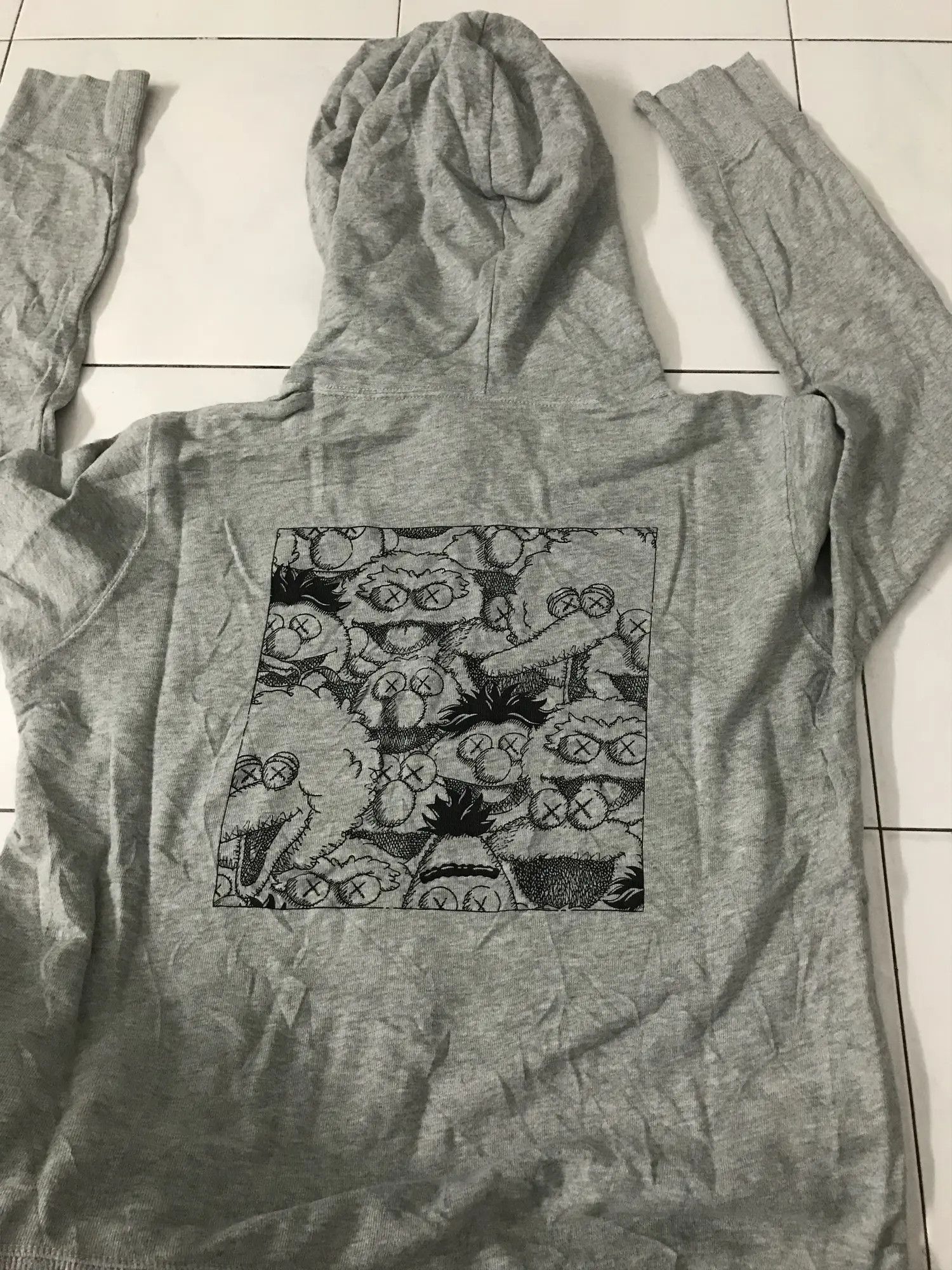 Kaws × Uniqlo Kaws Uniqlo Grey Hoodie Size US M / EU 48-50 / 2 - 3 Thumbnail