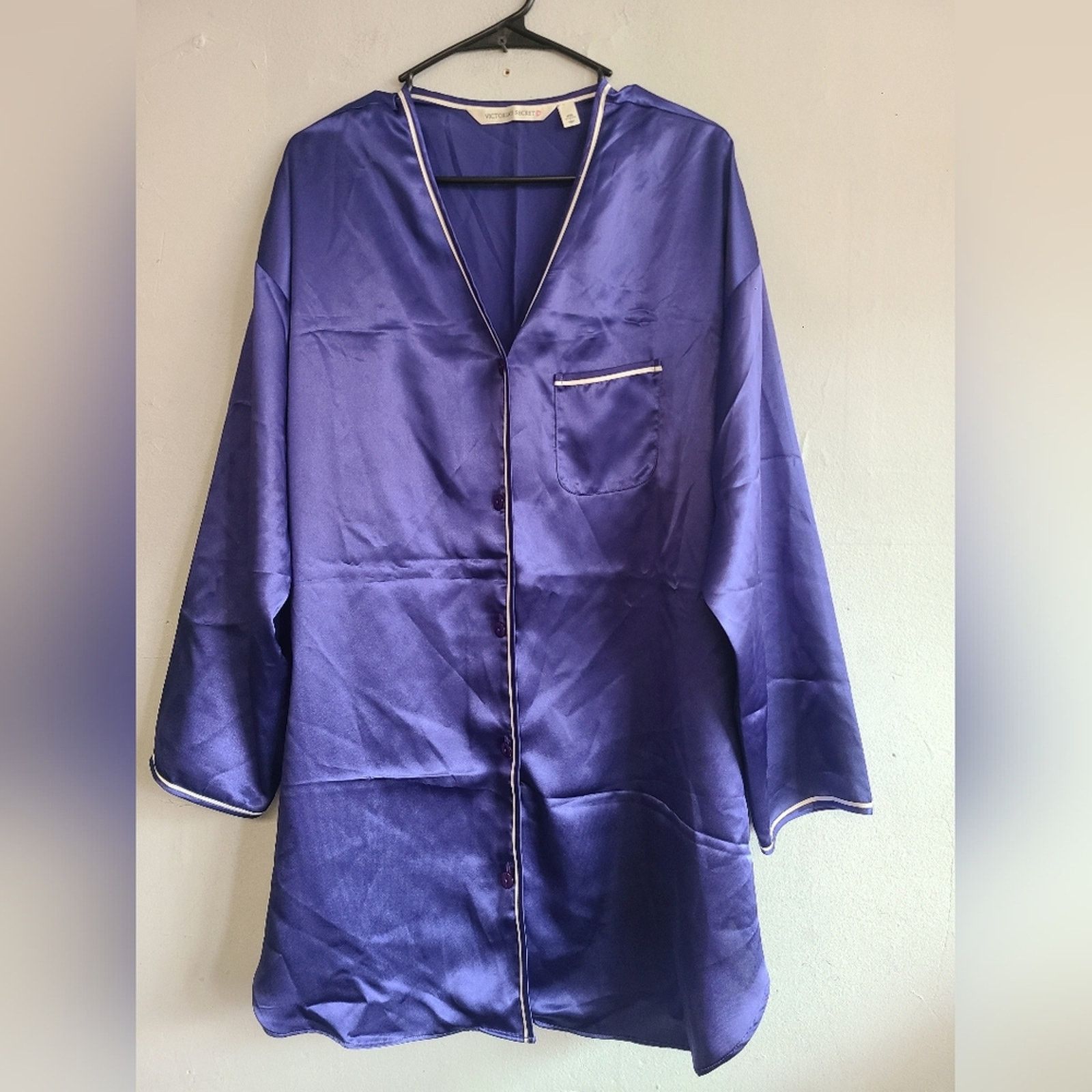 Victoria's Secret Women's large Victoria's Secret blue/purple sleep shirt Size L / US 10 / IT 46 - 1 Thumbnail