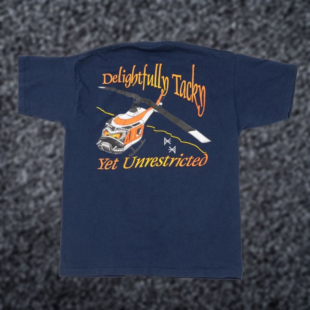 Fruit Of The Loom VINTAGE Hooters Wings Deluxe Tacky T-Shirt Men XL Blue Cotton 90s Promo Shirt Mens Size US XL / EU 56 / 4 - 1 Thumbnail