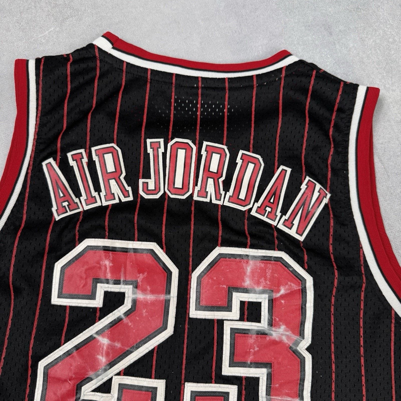 Nike Vintage Nike Chicago Bulls Jersey Air Jordan Men Size L Size US L / EU 52-54 / 3 - 16 Thumbnail