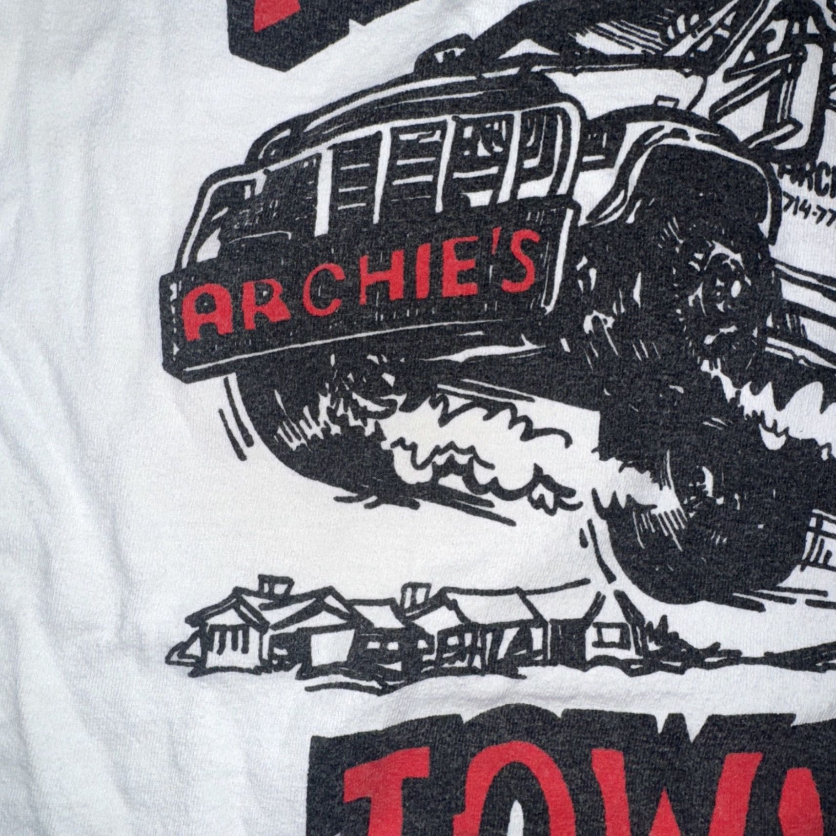 Vintage VINTAGE Archie’s Towing T-Shirt White Large 21x29 T-Shirt Men Calfornia Trucks Artwork 80s 90s OC Size US L / EU 52-54 / 3 - 3 Thumbnail