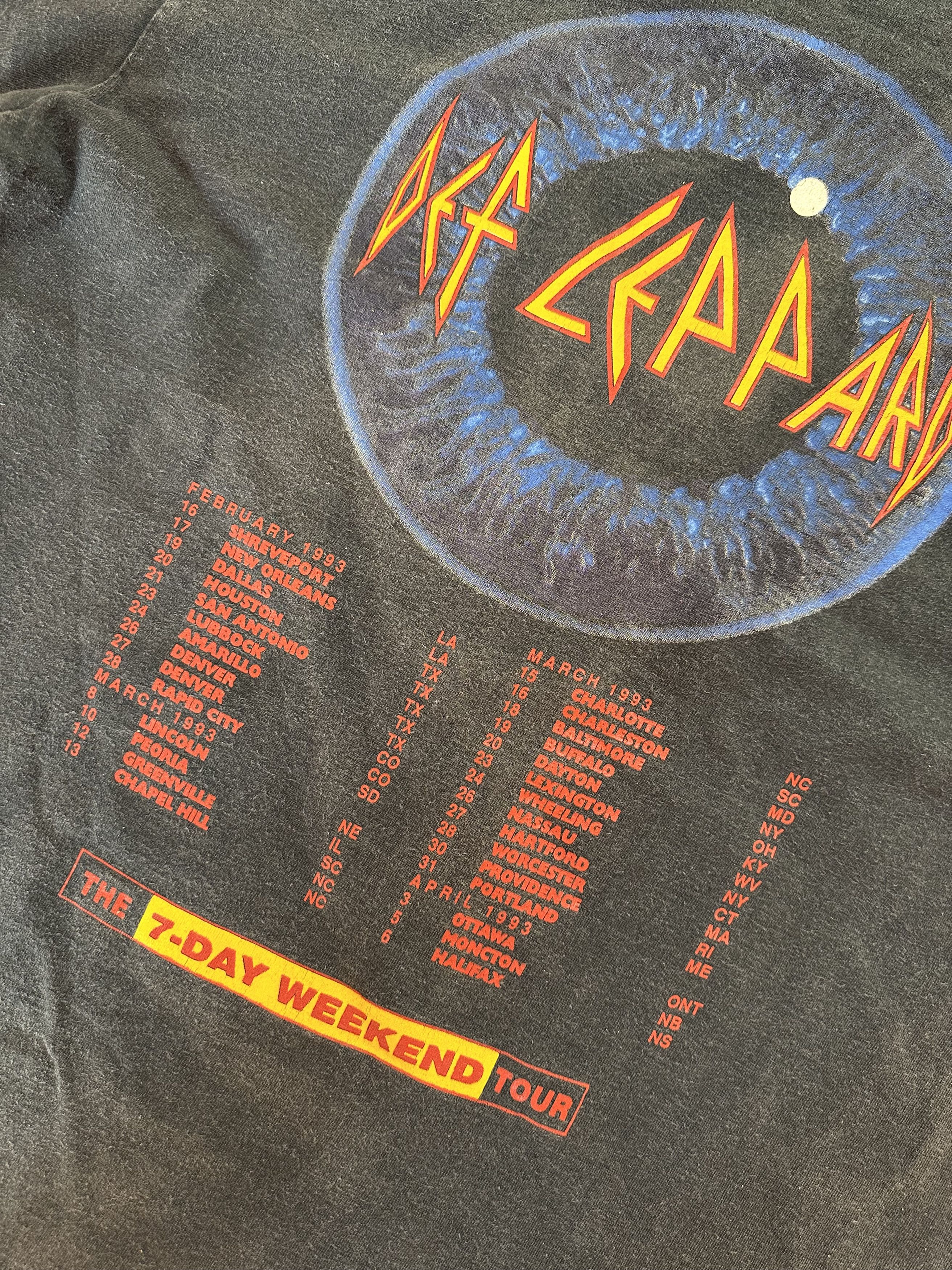 Band Tees Vintage 90s Def Leppard 1992 “7-Day Weekend Tour” Rock Tee Size US L / EU 52-54 / 3 - 7 Thumbnail