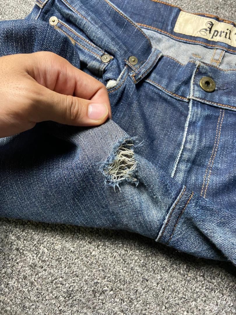 April 77 Vintage April 77 Distressed Denim Jeans (162) Size US 31 - 6 Thumbnail