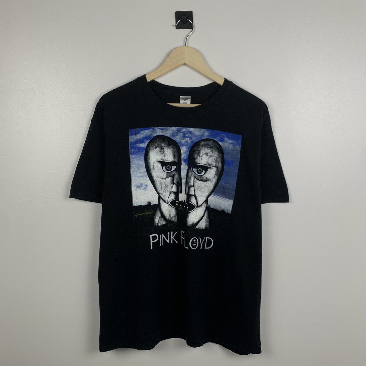 Band Tees Vintage Pink Floyd The Division Bell Album Rock Band Tee Y2K Size US XL / EU 56 / 4 - 1 Thumbnail