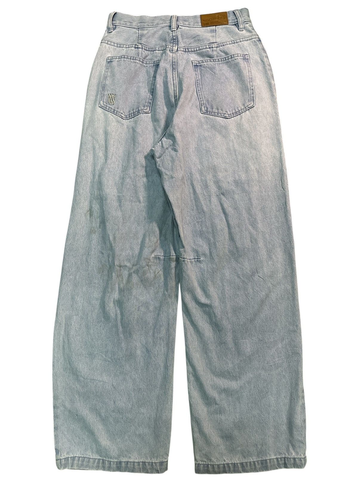 Le Grande Bleu (L.G.B.) Unbrand Light Washed Twist Legs. Size 28" / US 6 / IT 42 - 4 Thumbnail